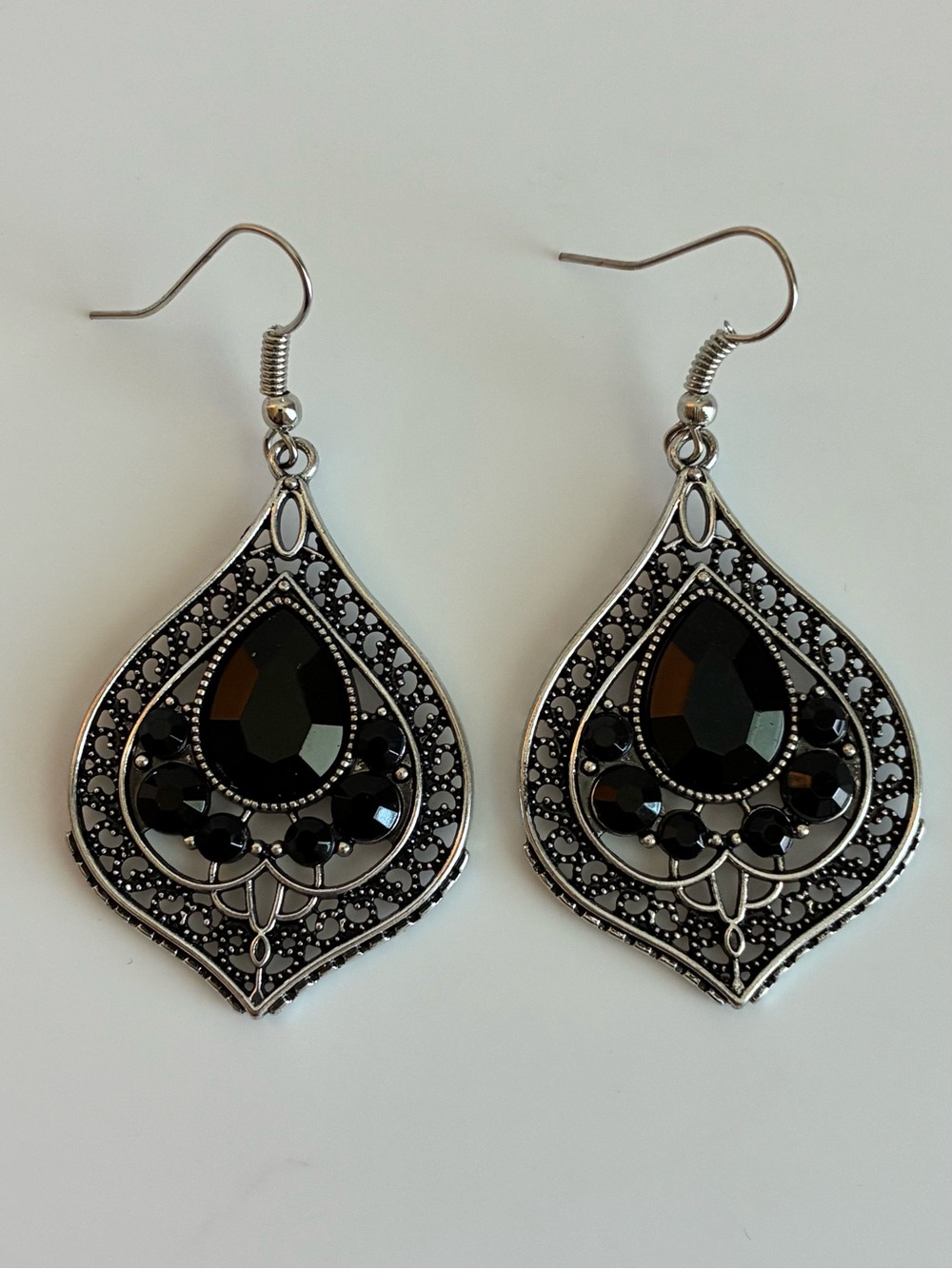 Vintage Silver-Tone Black Teardrop Filigree Dangle Earrings - Picture 5 of 6